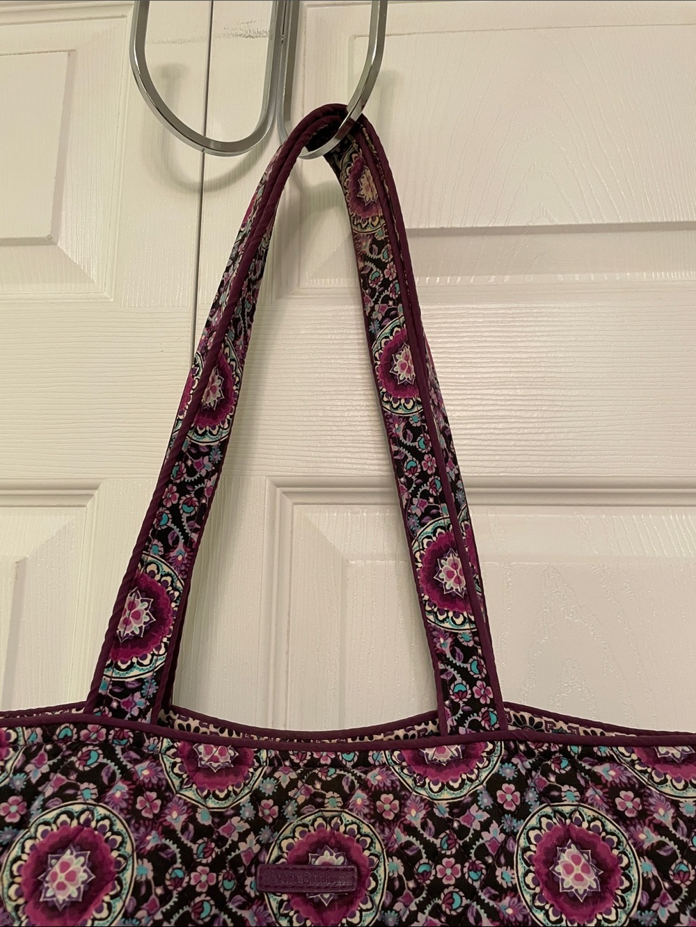 Vera Bradley LILAC MEDALLION Quilted Tote or Travel Bag In PRISTINE Condition - Picture 3 of 14